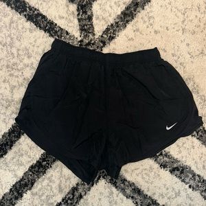 Nike Shorts Size L